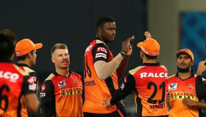 कोहलीचा RCB संघ IPL मधून बाहेर, 6 विकेटने हैदराबादचा विजय