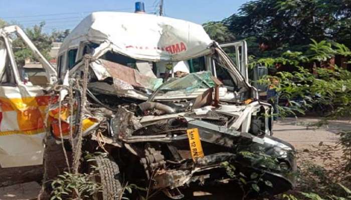 सोलापूर - पुणे महामार्गावर रुग्णवाहिकेला अपघात, तीन जण ठार 