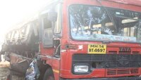 मुंबई-पुणे एक्सप्रेस वेवर एसटी बसला भीषण अपघात, एक ठार तर १६ जखमी
