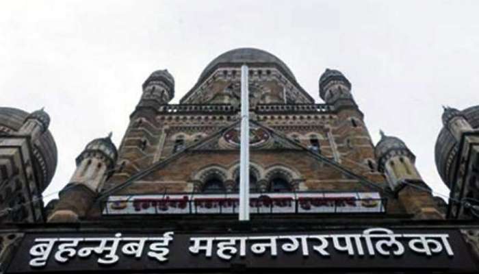 मुंबई महापालिकेत जोरदार राडा, शिवसेना - भाजप नगरसेवक भिडले 