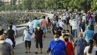 तरुणांची इच्छा पूर्ण करण्यासाठी राज्यमंत्री बनले फोटोग्राफर