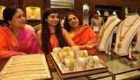 Gold Price : सोन्या, चांदीचे दर जाणून घ्या 