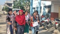 वसतीगृहात राहतायत कैदी, विद्यार्थ्यांनी जायचं कुठे ?