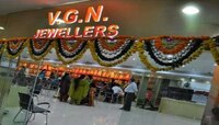 परतावा मिळत नसल्याने डोंबिवलीत VGN ज्वेलर्सला गुंतवणूकदारासह मनसेचा घेराव 