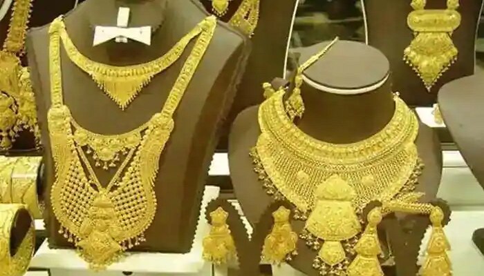 Gold Rate : सोन्याच्या दराच पुन्हा घसरण