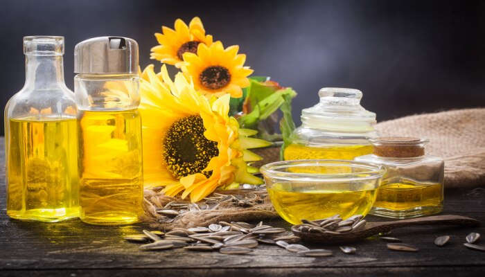 Edible Oil Price : वर्षभरात खाद्यतेलाचे भाव एवढे वाढण्यास कारणंही तसंच आहे...