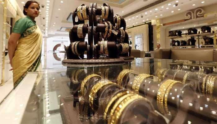 Gold Rate Today : सोन्याच्या दरात मोठी घसरण, जाणून घ्या आजचे दर !