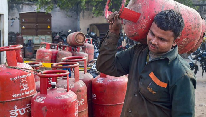 LPG Subsidy | तुम्हाला गॅस सिलेंडरवर सबसिडी नक्की मिळतेय ना? लगेचच चेक करा 