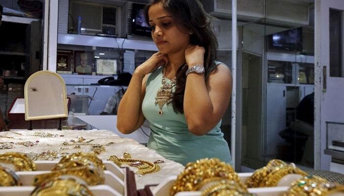 Gold Rate Today: सोन्याच्या दरात घसरण; जाणून घ्या आजचे दर