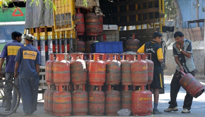 निवास प्रमाणपत्र न देता मोफत LPG कनेक्शन दिले जाईल, 1 कोटी घरात गॅस सिलेंडर