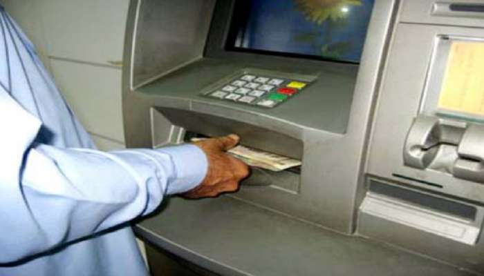 ATM मध्ये पैसे किंवा कार्ड विसरल्यास काय कराल? वाचा अत्यंत महत्वाची माहिती