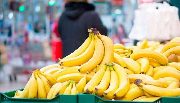 Banana Healthy Diet: करीनाच्या डायटीशियन सांगितले केळी खाण्याचे फायदे