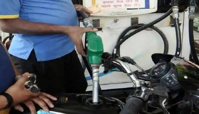 Petrol-Diesel price:पेट्रोल-डिझेलची किंमत पाहा, आज किती रुपयांनी स्वस्त झाले इंधन तेल