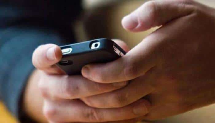 सावधान ! अश्लील व्हिडीओ कॉल रेकॉर्ड करुन तुम्हालाही केलं जाऊ शकतं ब्लॅकमेल 