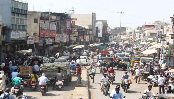 बाजारात तुफान गर्दी : पोलीस अॅक्शन मोडमध्ये, या शहरात 45 ठिकाणी कडक बंदोबस्त