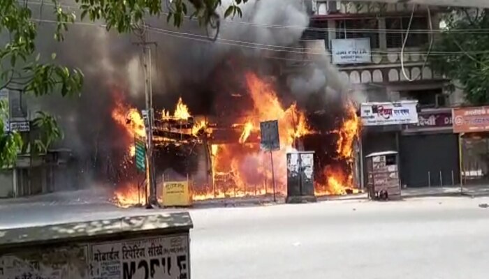 डोंबिवलीत इंदिरा चौकातील दुकानांना मोठी आग