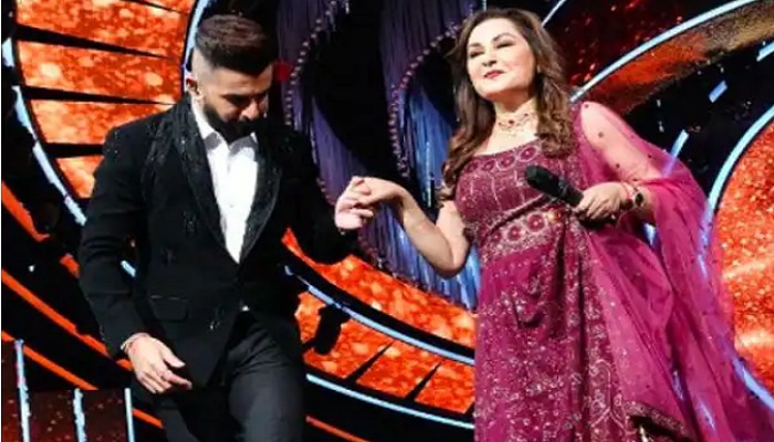 Indian Idol 12च्या सेटवर जया प्रदा यांची एन्ट्री; सजली गाण्यांची मैफल 