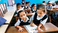 पालिकेच्या विद्यार्थ्यांसाठी शनिवारची शाळा दप्तरांविना, पाठीवरचे ओझे कमी करुन इतर कल