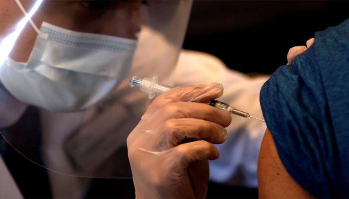 Vaccinationचा तिसरा टप्पा, CoWIN पोर्टलवर दोन दिवसात बुकिंगचा रेकॉर्ड 