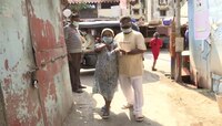 पत्नी ऑक्सिजनवर तरी देखील सोने विकून इतरांना ''फ्री ऑक्सिजन'' 