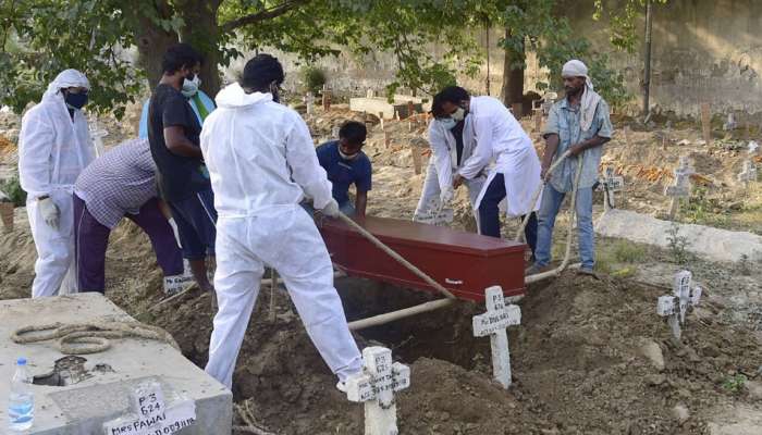 Corona: मृतांच्या अंत्यसंस्कारासाठी मिळत नाहीय जागा, उच्च न्यायालयाने दिले 'हे' निर्देश