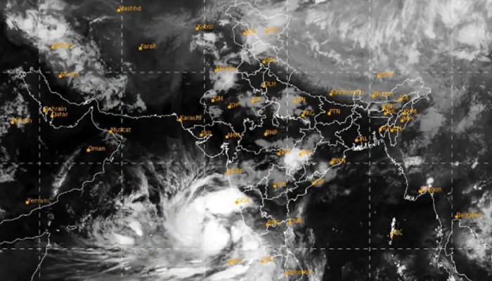 मुंबईत चक्रीवादळाच्या धोक्याचा सामना करण्यासाठी 120 जणांची टीम तैनात