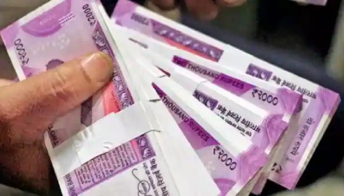 7th Pay Commission : लाखों केंद्रीय कर्मचाऱ्यांना झटका, मे महिन्यात DA त वाढ मिळण्याची शक्यता कमी