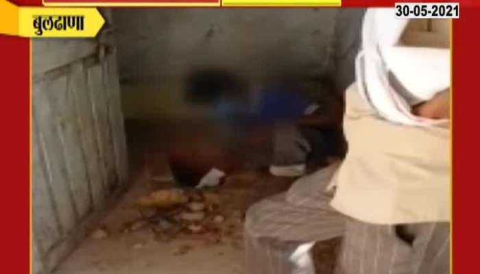 Buldhana Students Cleaning School Toilet With Hands