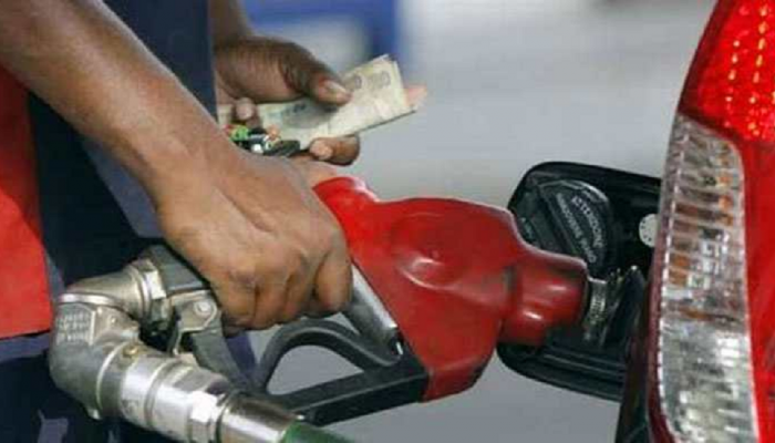 Petrol Diesel Price : बापरे... 'या' शहरात पेट्रोल नाही तर डिझेलने केली शंभरी पार