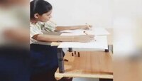 कार्टुन रेखाटताना एकसाथ ५ मार्कर आणि हाथ, पाय तसेच तोंडाचाही वापर....