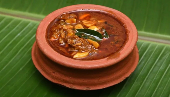गायब होत चाललेली मातीच्या भांड्यातील जेवणाची पद्धत आणि त्याचे फायदे तुम्हाला माहीत आहेत का?