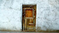 पोलिसांत शेजाऱ्यांकडून दुर्गंध आल्याची तक्रार, बंद घर उघडताच सगळे हैराण