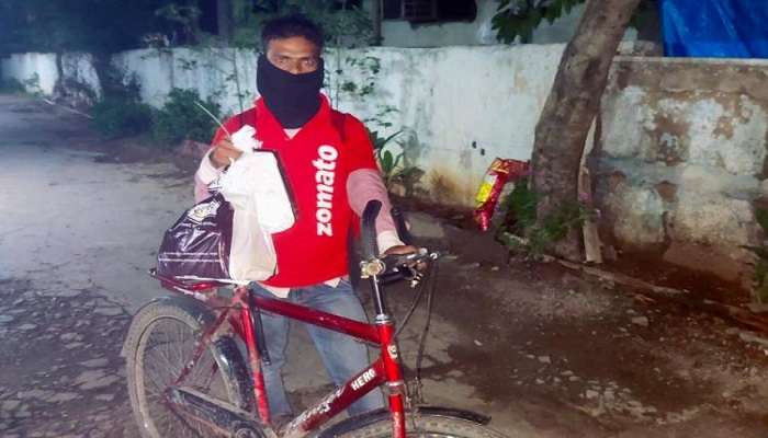 Zomato Delivery Boy : 9 किमीचा रस्ता 20 मिनिटांत पार, नेटिझन्सकडून काय मिळालं गिफ्ट?