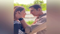 क्रिती सेनॉनच्या बहिणीने KISS करताना अक्षय कुमारला दिला धोका, पाहा व्हिडिओ
