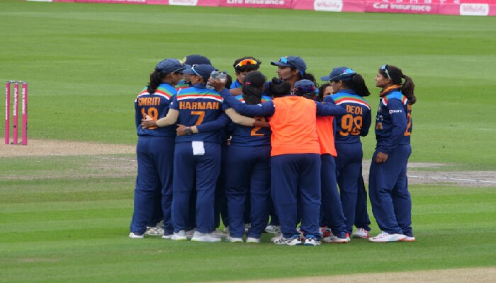  भारतीय महिला क्रिकेट टीमकडून इंग्लंडचा धुव्वा; मात्र आयसीसीने केली कारवाई