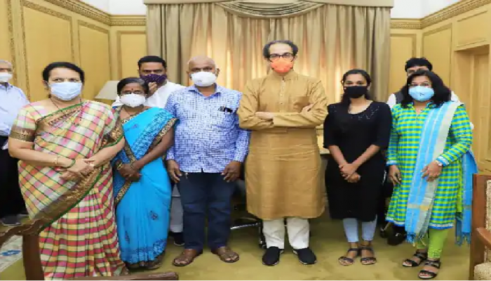 ‘आम्ही तुमच्या सोबत, काळजी करू नका' लोणकर कुटुंबियाना मुख्यमंत्री उद्धव ठाकरे यांनी दिला धीर