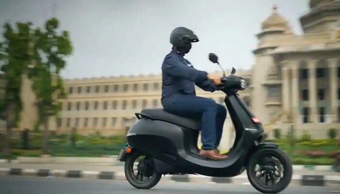 Electric Scooter | अवघ्या २४ तासात &#039;या&#039; कंपनीच्या १ लाख स्कूटर बूक