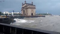 मुंबईसाठी पुढचे काही तास अत्यंत धोक्याचे; IMDने जारी केला रेड अलर्ट
