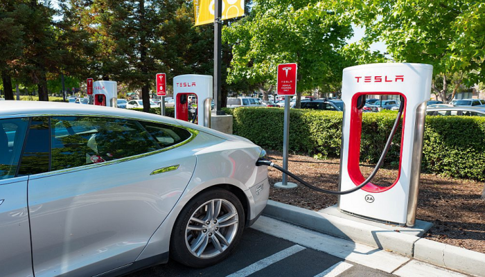 Electric car | टेस्लाच्या कार भारतात कधी येणार? एलन मस्क यांनी केला मोठा खुलासा