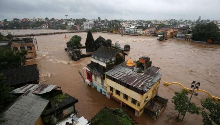 महापुरात माणुसकी वाहून गेली, पूरग्रस्तांच्या घरात चोरांचा डल्ला