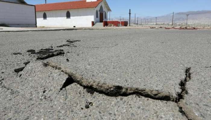 Earthquake | जमीन हादरली, रस्ते दुंभगले, भूकंपाची भीषणता दाखवणारे फोटो