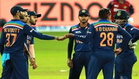 Krunal Pandyaनंतर आणखी 2 खेळाडूंना कोरोनाची बाधा, टीम इंडियाच्या अडचणीत  वाढ 