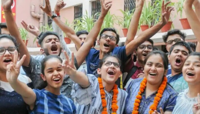 Maharashtra HSC Result : जाणून घ्या किती टक्के विद्यार्थी काठावर पास, तर कितींना 100 टक्के गुण 