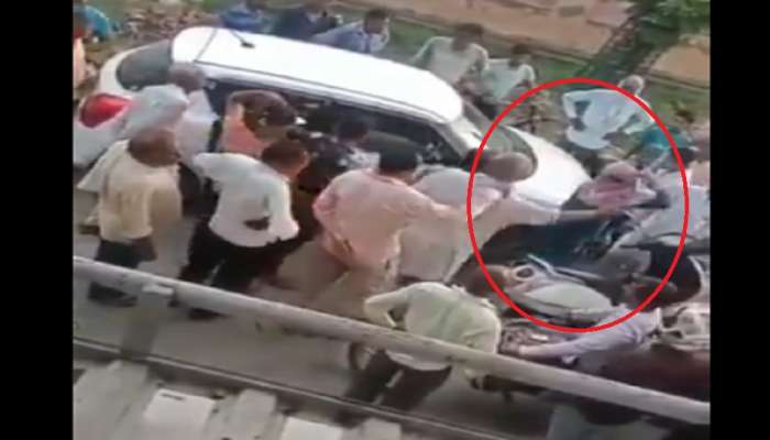 आधी कॉलर धरली नंतर एकामागे एक थोबाडीत मारल्या, भररस्त्यात तरुणीचा धिंगाणा