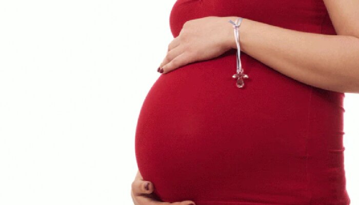 Pregnant women : गरोदर महिलांमध्ये युरीनचा रंग का बदलतो?