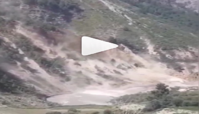 पाहा Video, देशातील &#039;या&#039; भागात मोठं संकट, डोंगर कोसळून बंद झाला नदीचा महाकाय प्रवाह 