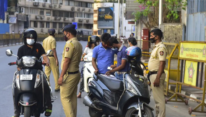 दुचाकी चालकांसाठी महत्वाची बातमी, केंद्र सरकारकडून दुचाकीच्या नियमात मोठे बदल...