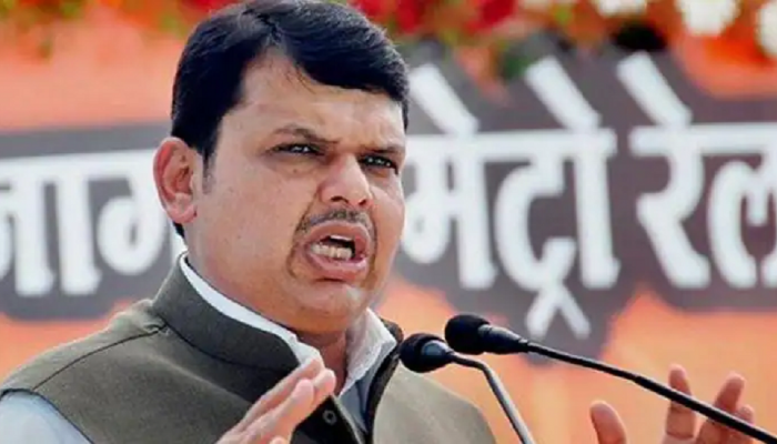 मुंगळ्याप्रमाणे सत्तेला चिकटलेले तीन पक्ष, देवेंद्र फडणवीस यांचा ठाकरे सरकारवर निशाणा