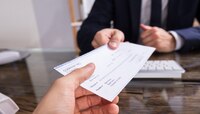 50 हजारांपेक्षा जास्त रकमेच्या chequeमुळे ग्राहक अडचणीत? RBI चे नवीन नियम काय?