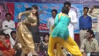 Video : कोमलच्या ठुमक्यांसमोर सपना चौधरीही फिकी? डान्सनं पाहणाऱ्यांना नाचवलं 